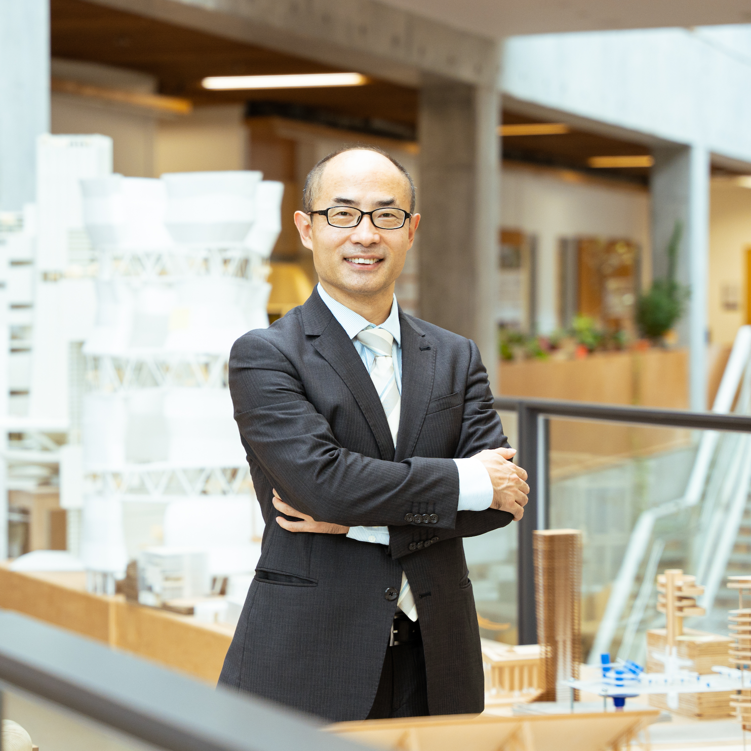 Professor Hong-Biao YIN
